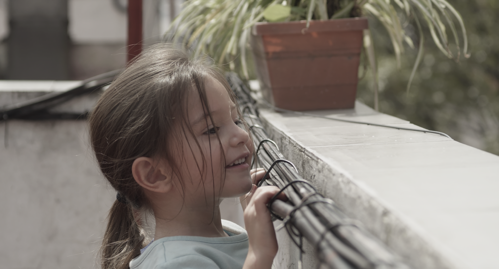 Filmbild: Under samma himmel / Bajo un mismo cielo